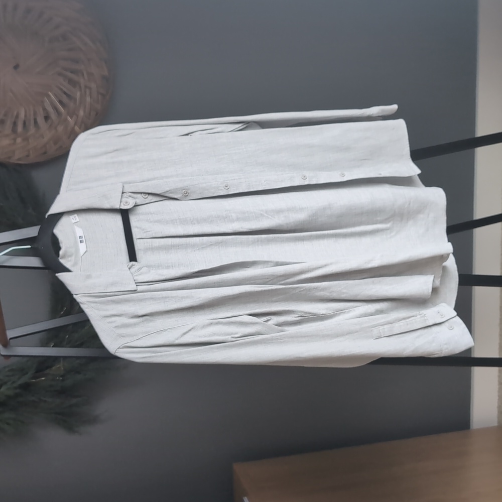 Uniqlo rayon shirt